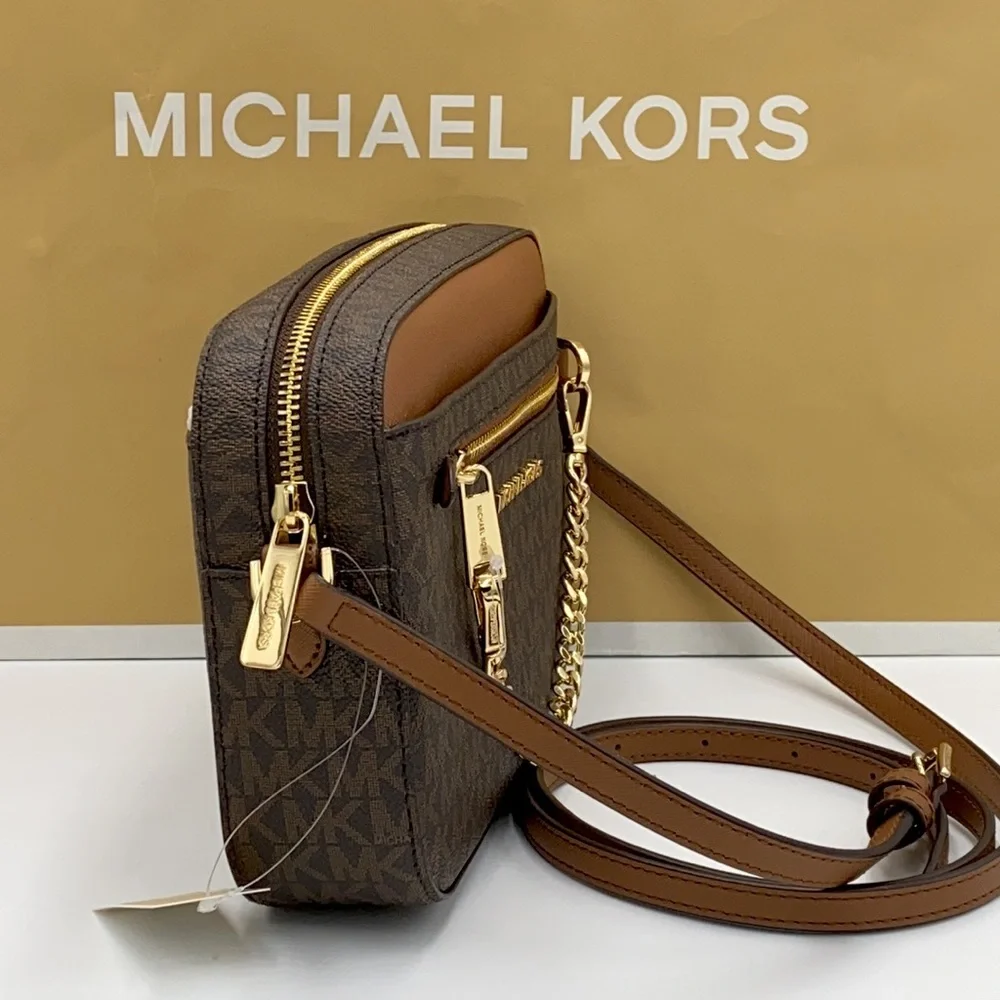 MICHAEL KORS LG EW ZP CHAIN XBODY BROWN SIGNATURE